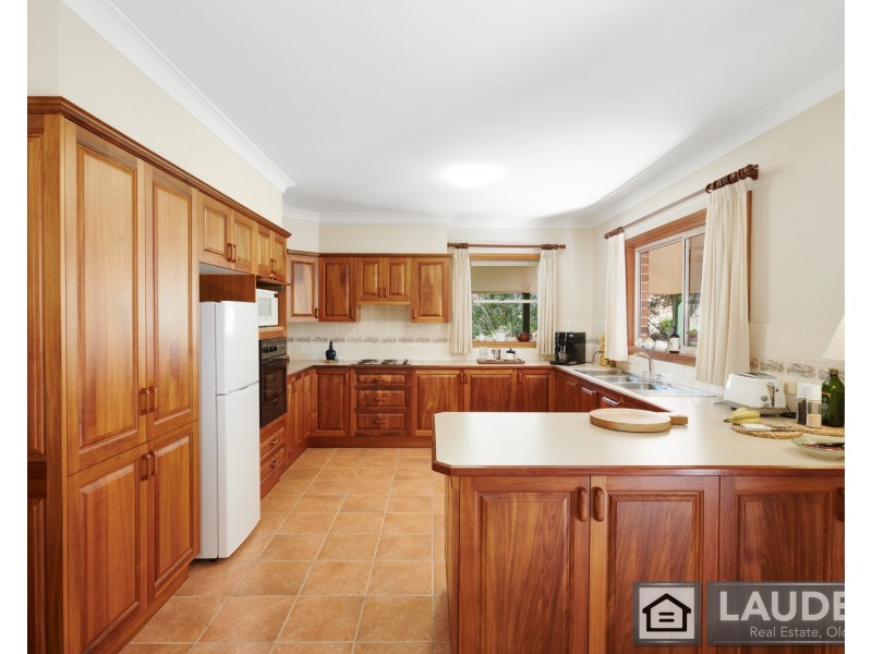 8 Voss Place, Mitchells Island NSW 2430