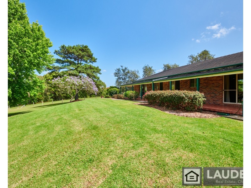 8 Voss Place, Mitchells Island NSW 2430
