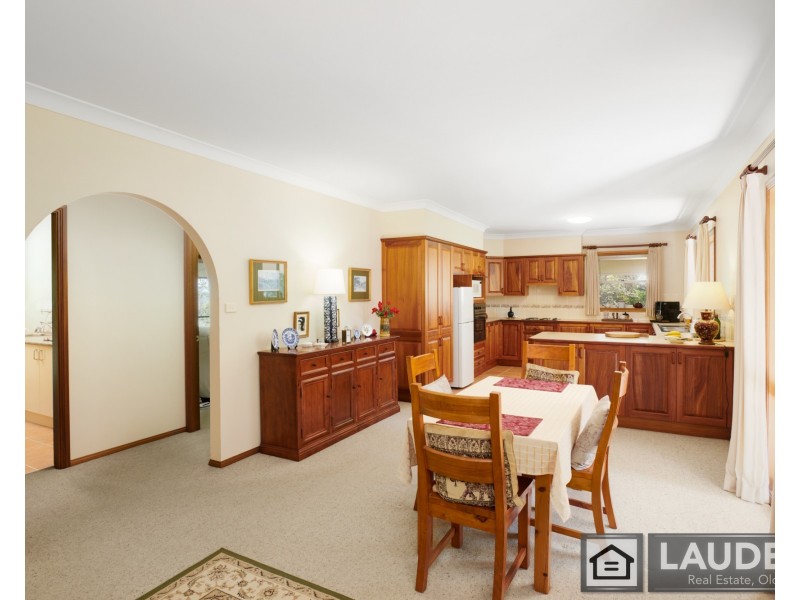 8 Voss Place, Mitchells Island NSW 2430