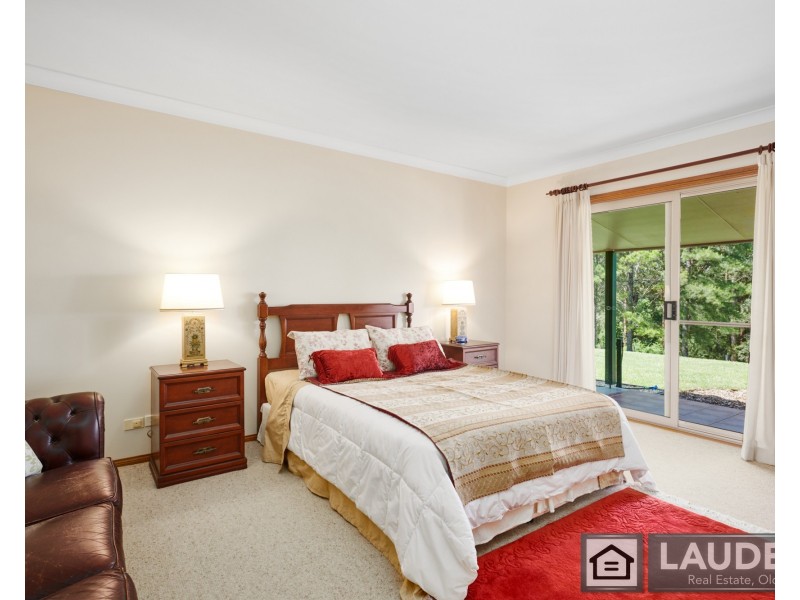 8 Voss Place, Mitchells Island NSW 2430