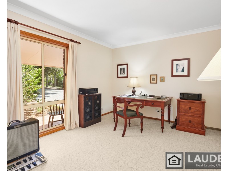 8 Voss Place, Mitchells Island NSW 2430