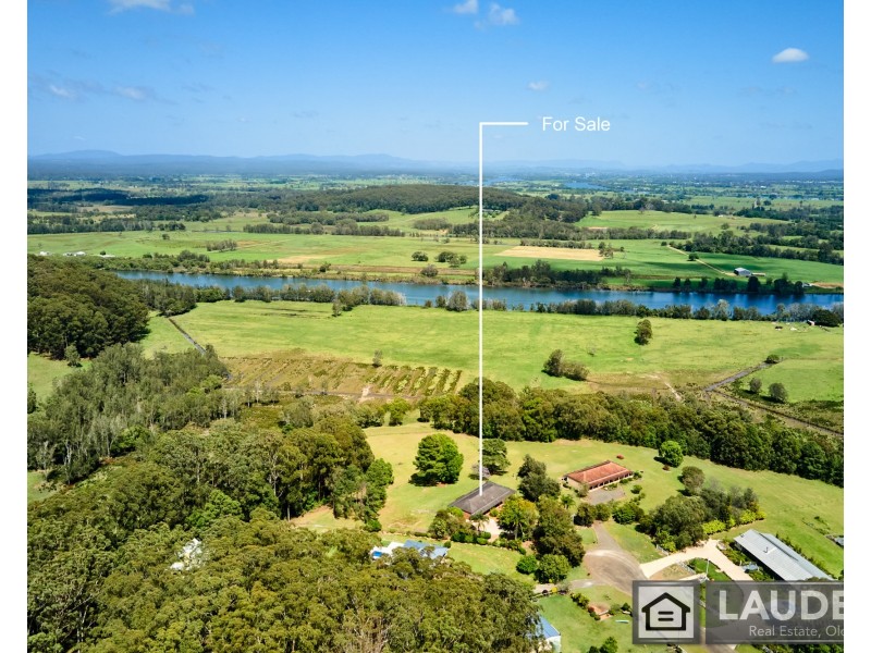 8 Voss Place, Mitchells Island NSW 2430