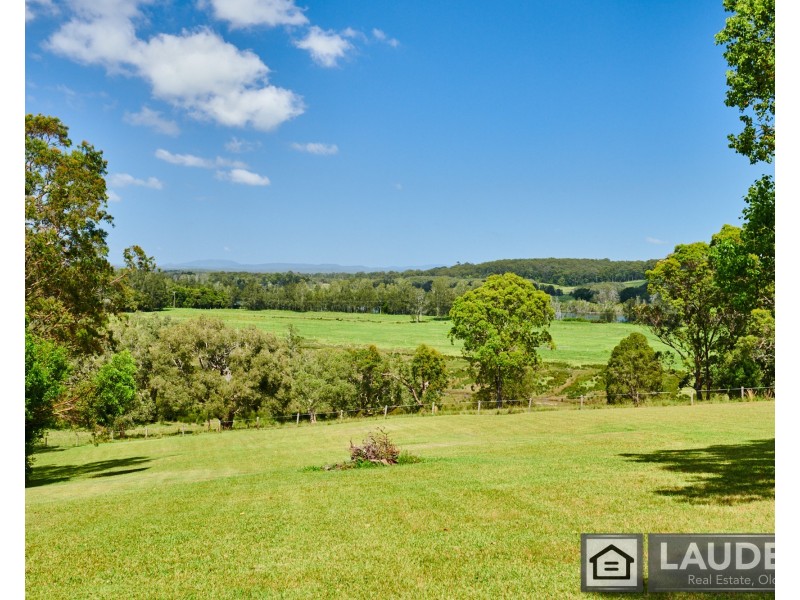 8 Voss Place, Mitchells Island NSW 2430