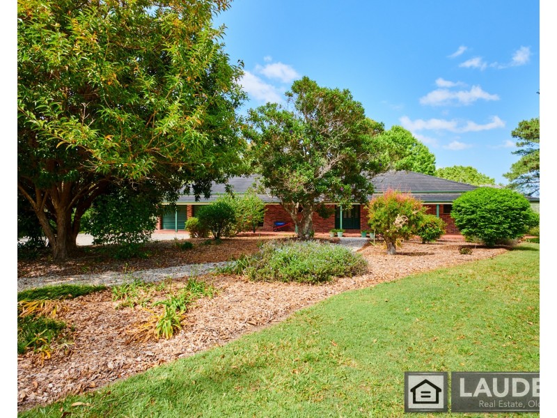 8 Voss Place, Mitchells Island NSW 2430
