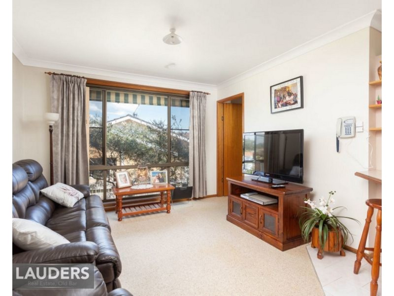 1/2 Kestrel Avenue, Old Bar NSW 2430