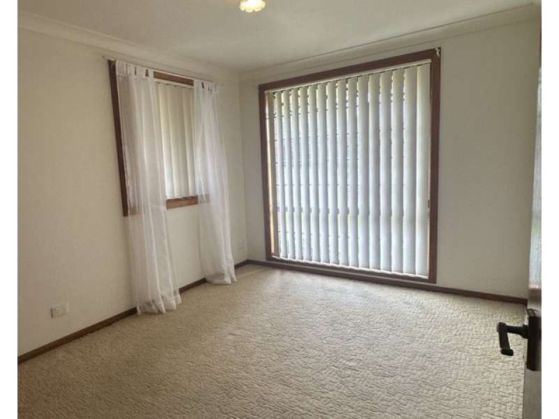 1/2 Kestrel Avenue, Old Bar NSW 2430