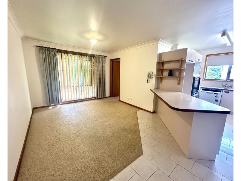 1/2 Kestrel Avenue, Old Bar NSW 2430