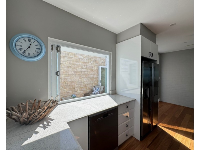 9 Seaview Parade, Wallabi Point NSW 2430