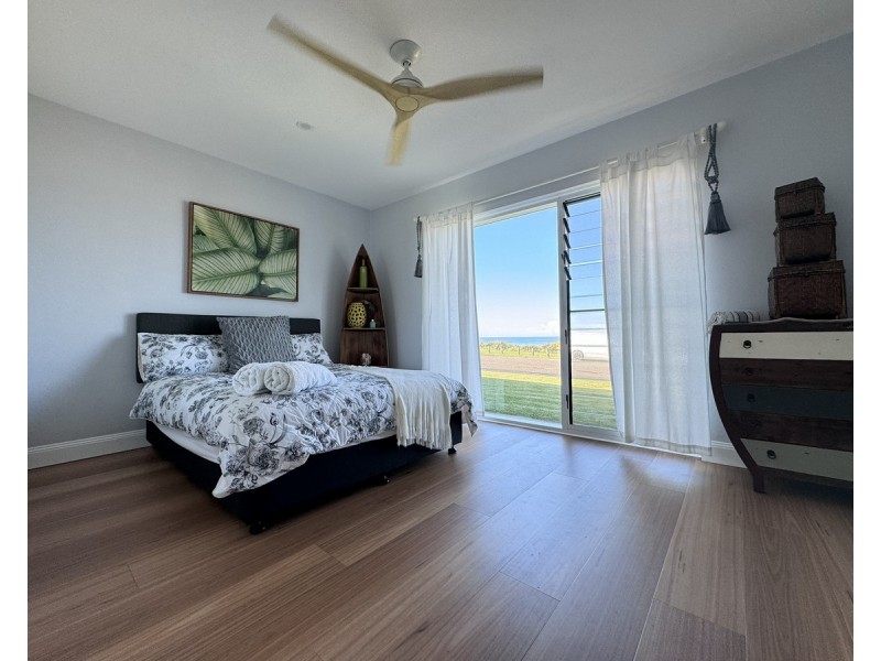 9 Seaview Parade, Wallabi Point NSW 2430