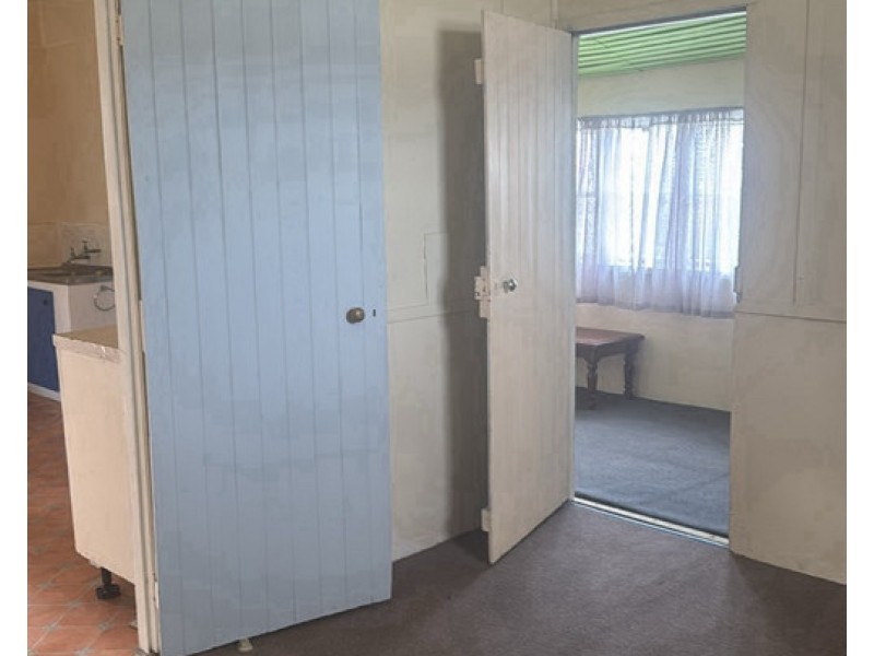 28 Old Bar Road, Old Bar NSW 2430