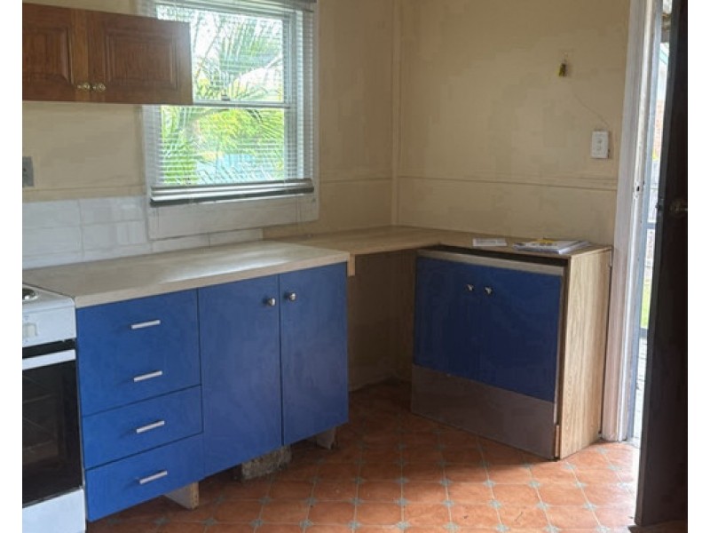 28 Old Bar Road, Old Bar NSW 2430