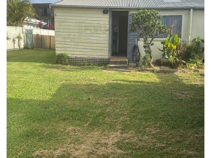 28 Old Bar Road, Old Bar NSW 2430