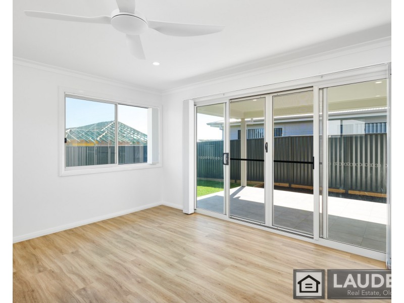 2/17 Cubbaroo Street, Old Bar NSW 2430