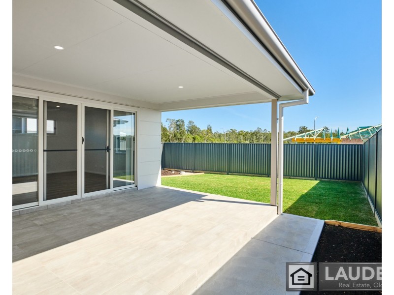 2/17 Cubbaroo Street, Old Bar NSW 2430