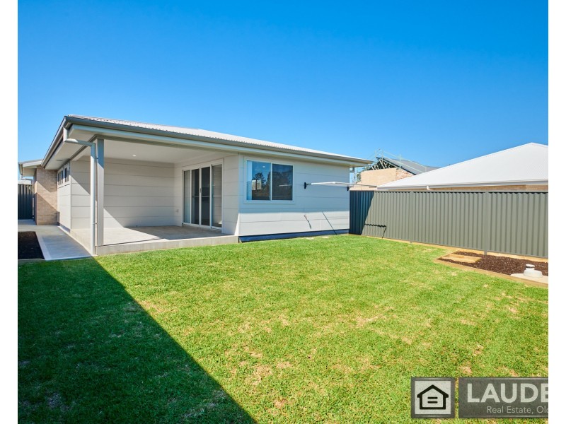 2/17 Cubbaroo Street, Old Bar NSW 2430