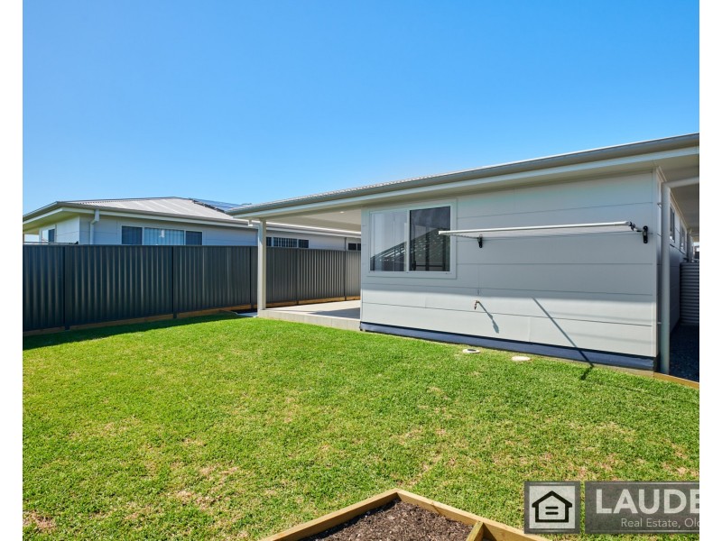 2/17 Cubbaroo Street, Old Bar NSW 2430