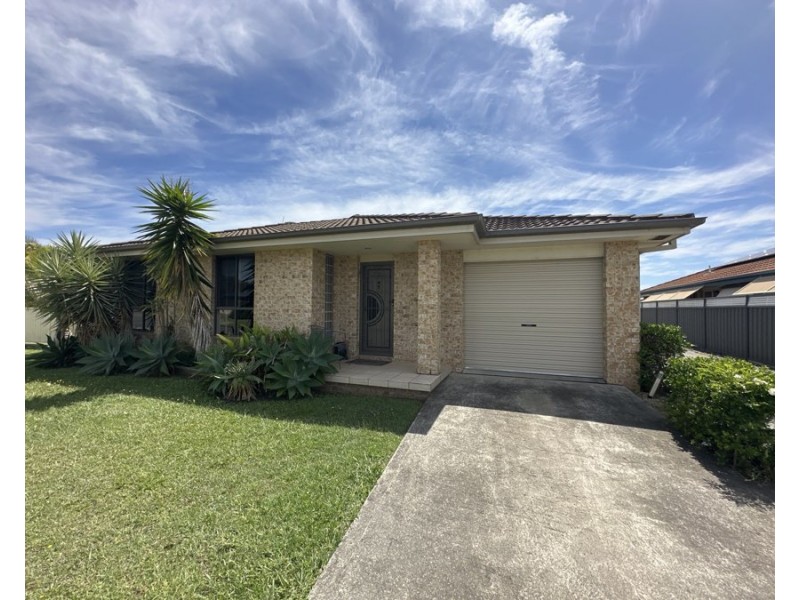 1/11 Rosier Place, Old Bar NSW 2430