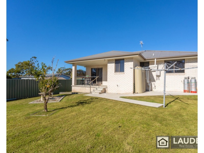 75 Old Bar Road, Old Bar NSW 2430