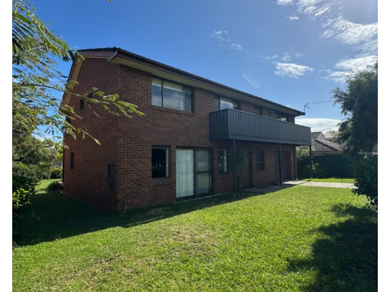 8 Connell Street, Old Bar NSW 2430