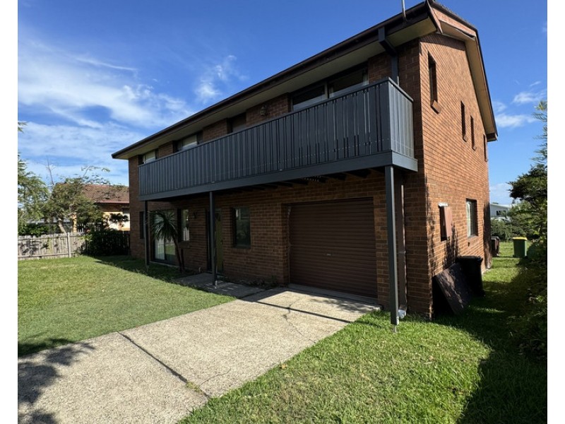 8 Connell Street, Old Bar NSW 2430