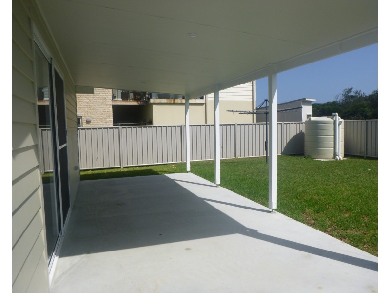 2A/40 Lewis Street, Old Bar NSW 2430