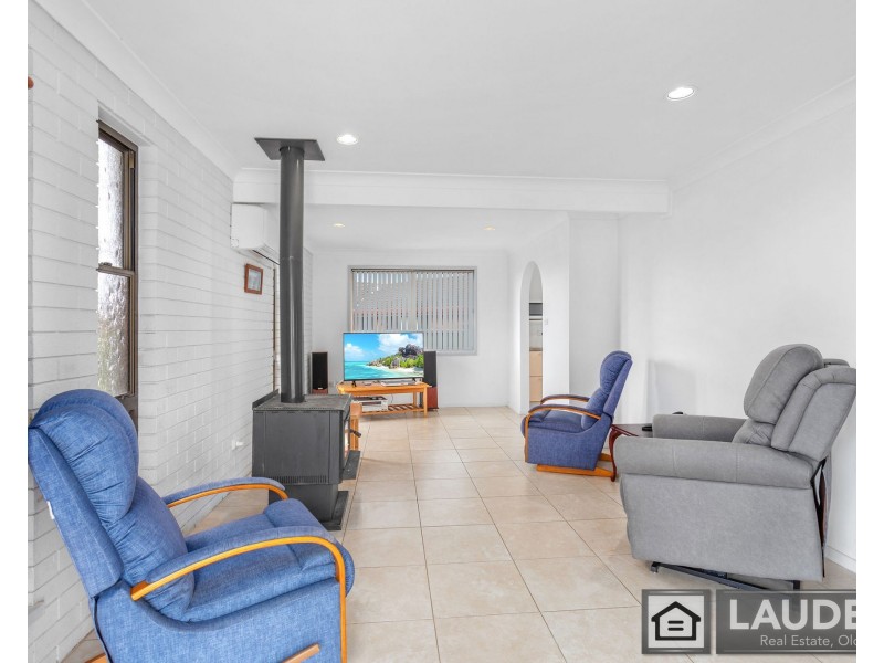 8 Paradise Close, Old Bar NSW 2430
