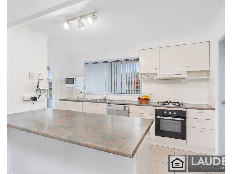 8 Paradise Close, Old Bar NSW 2430
