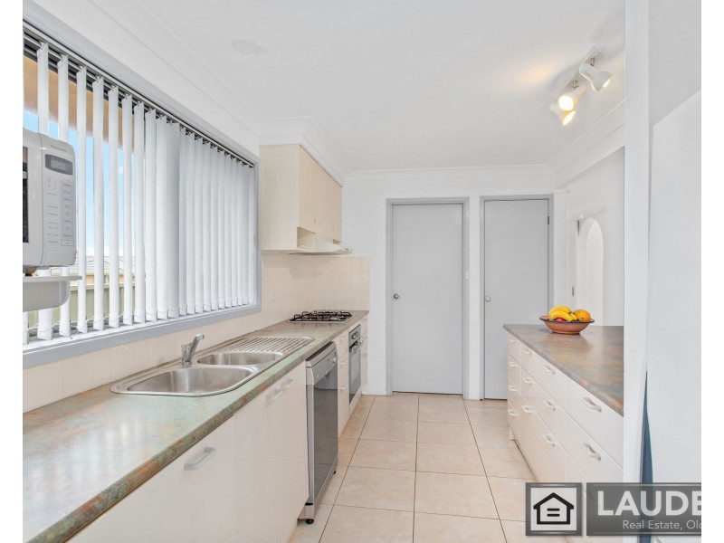 8 Paradise Close, Old Bar NSW 2430