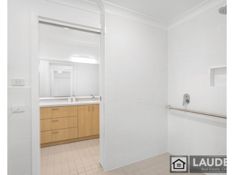 8 Paradise Close, Old Bar NSW 2430