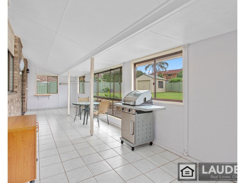 8 Paradise Close, Old Bar NSW 2430