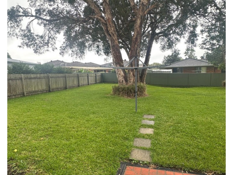 7 Pryor Crescent, Old Bar NSW 2430