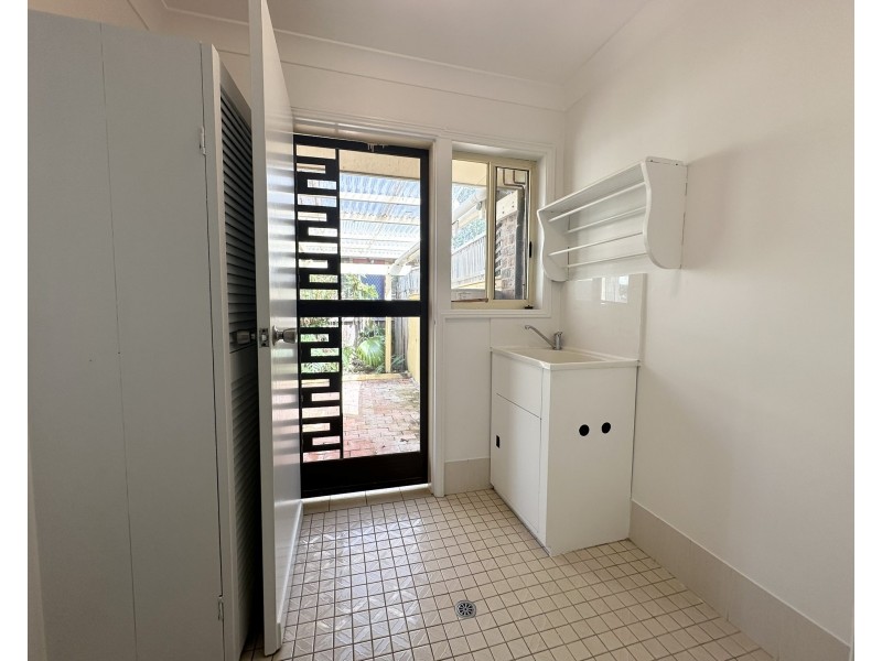 1/1 Paradise Close, Old Bar NSW 2430