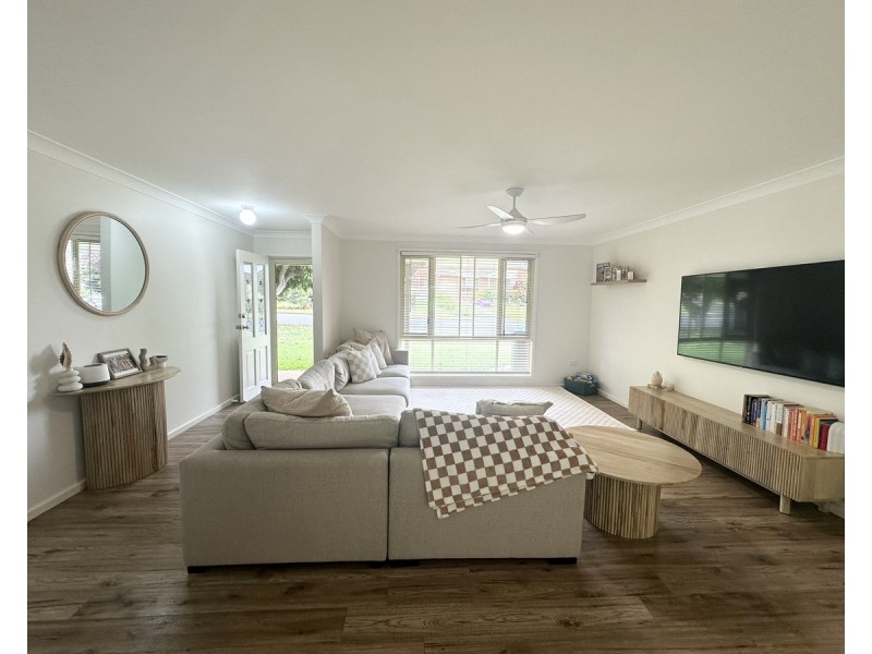 106 Waterman Street, Old Bar NSW 2430