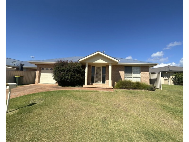2 Albatross Way, Old Bar NSW 2430
