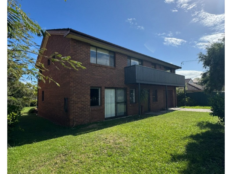 8 Connell Street, Old Bar NSW 2430