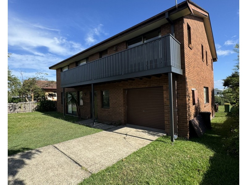 8 Connell Street, Old Bar NSW 2430