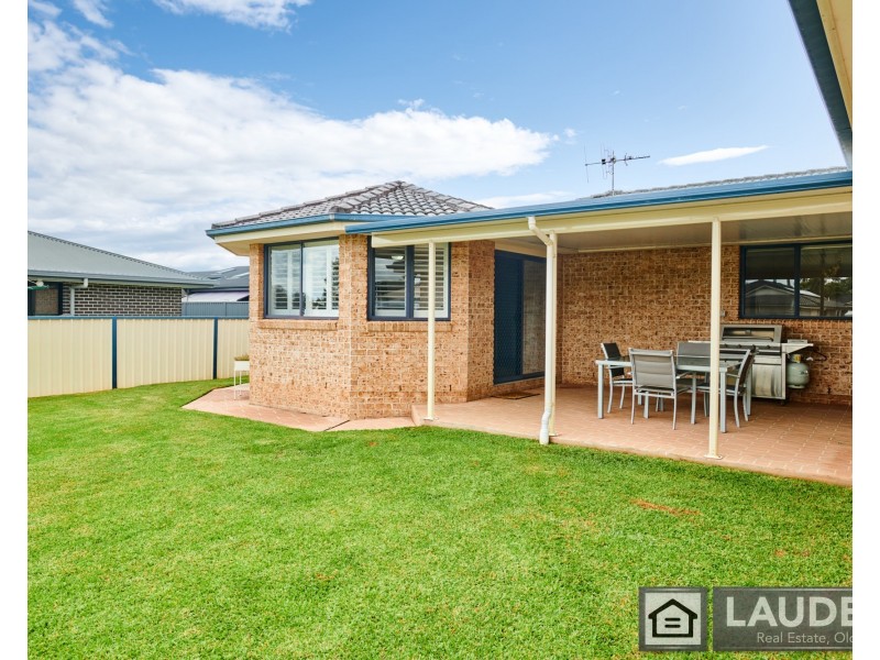 11 Bluehaven Drive, Old Bar NSW 2430