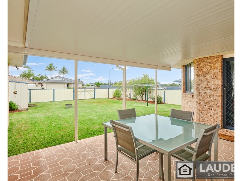 11 Bluehaven Drive, Old Bar NSW 2430