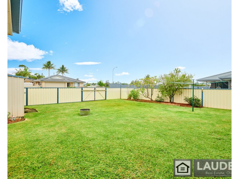 11 Bluehaven Drive, Old Bar NSW 2430