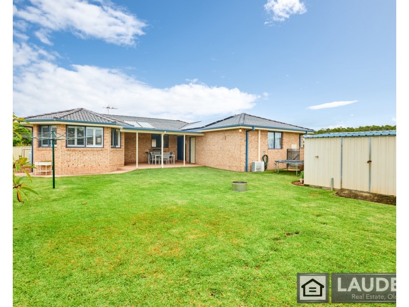 11 Bluehaven Drive, Old Bar NSW 2430