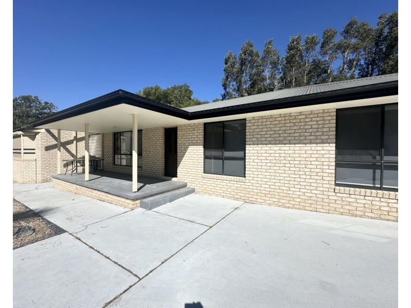 4 Peppermint Place, Old Bar NSW 2430