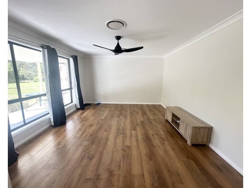 4 Peppermint Place, Old Bar NSW 2430