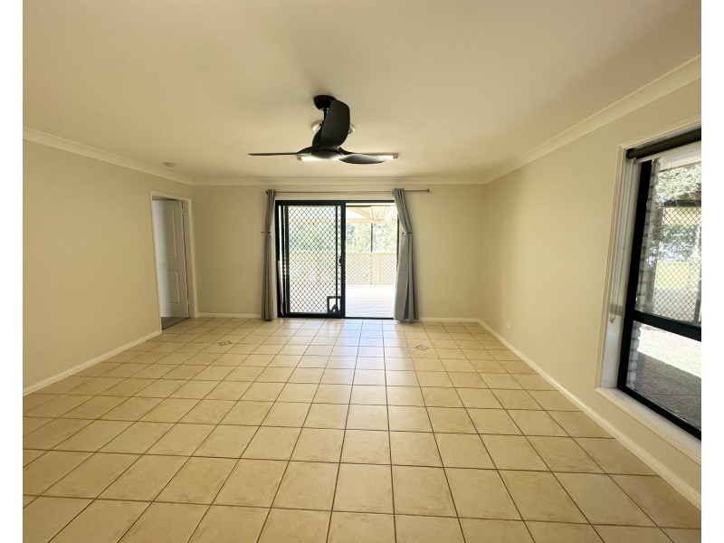 4 Peppermint Place, Old Bar NSW 2430