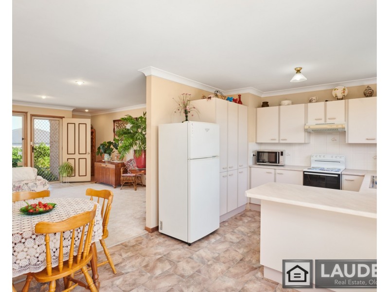 2/68 Wyden Street, Old Bar NSW 2430