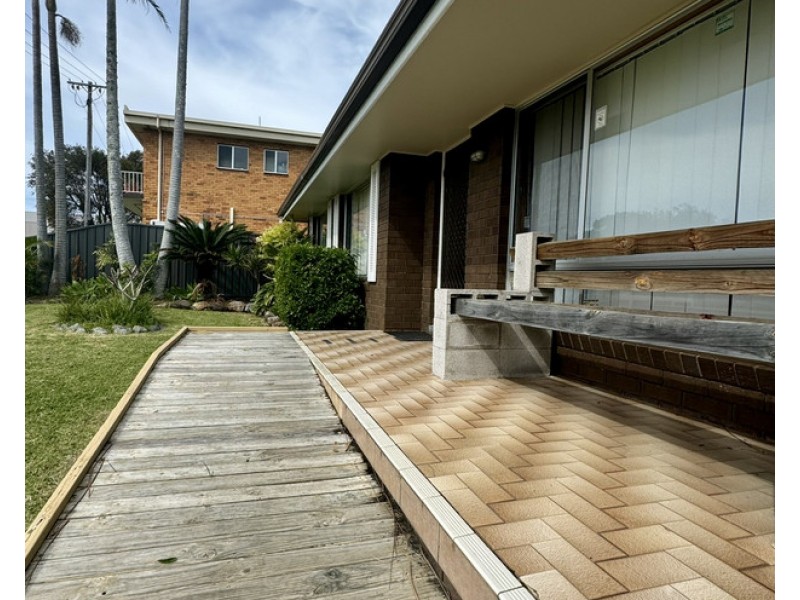 1 Sheppard Street, Old Bar NSW 2430
