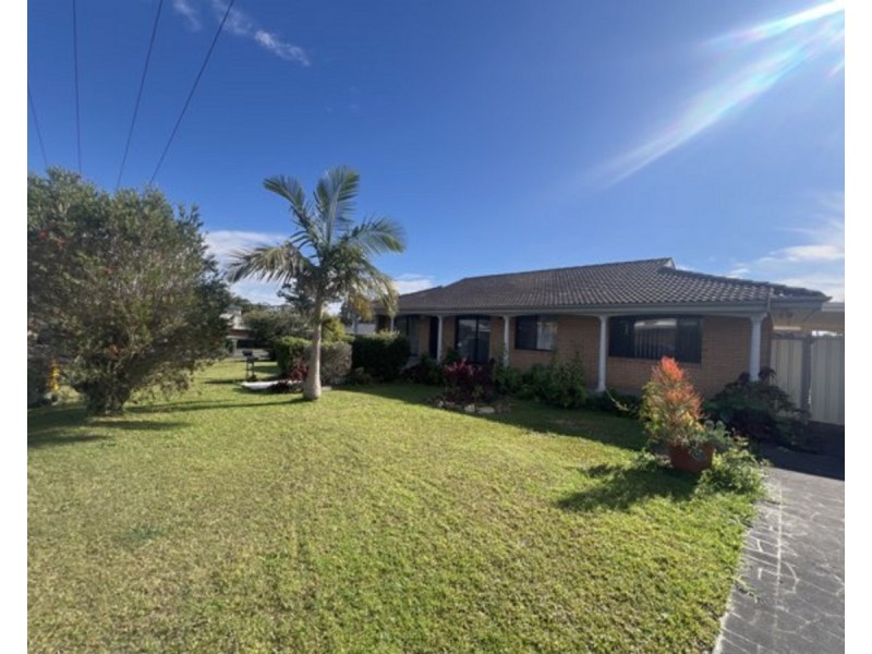 25 Bryan Street, Old Bar NSW 2430