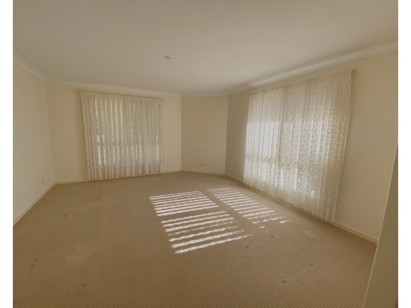 1/10 Mistral Place, Old Bar NSW 2430