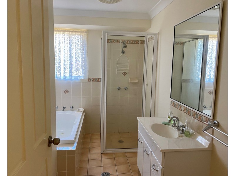 1/10 Mistral Place, Old Bar NSW 2430