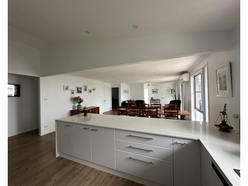 13 Spinnaker Cove, Wallabi Point NSW 2430