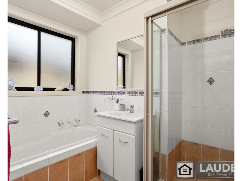 15 Rosier Place, Old Bar NSW 2430